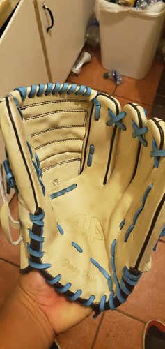New 44 Pro Signiture Series Baseball Glove