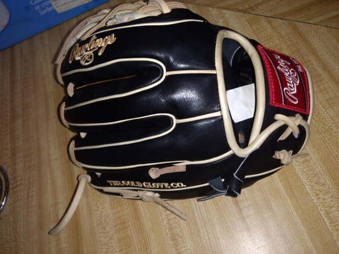 Rawlings Baseball Glove