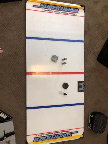 Superdeker with extra puck, extra bands and 2 extra spray bottles