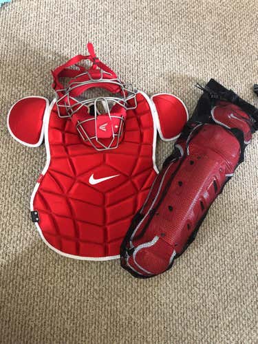 New Nike Red Catchers Set