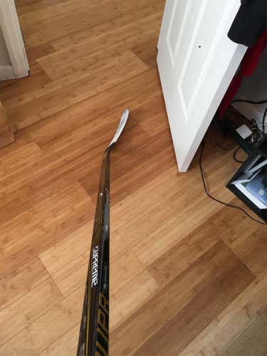 Supreme 1S Hockey Stick Righty Unknown Senior