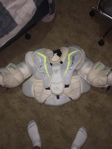 V6 2200 Pro Goalie Chest Protector Senior Pro Stock