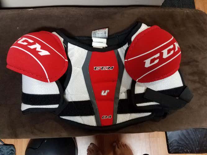 CCM U 04 Shoulder Pads Youth