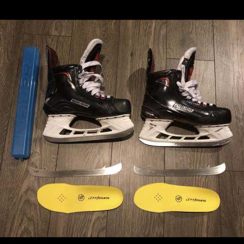 Vapor 1X 2.0 Hockey Skates Junior Size 5.5