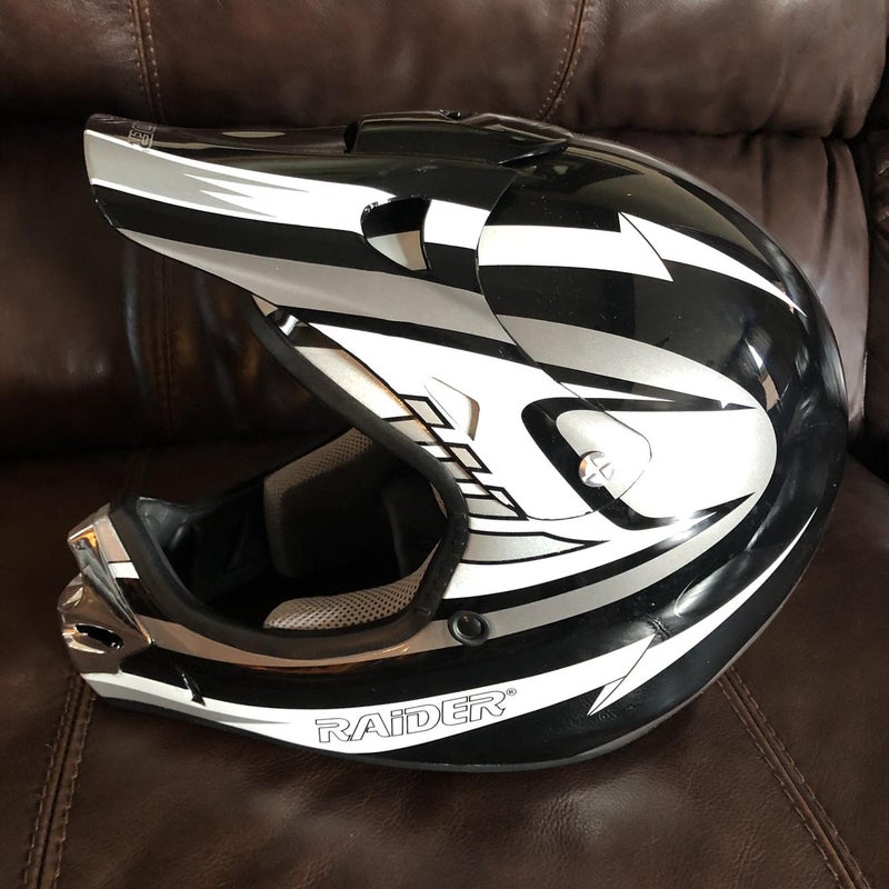Raider motocross helmet men’s large
