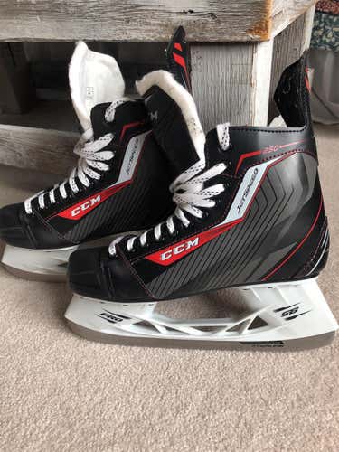 New JetSpeed 250 Hockey Skates Senior  Size 9