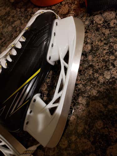New CCM Tacks 3092 Hockey Skates Junior Size 5