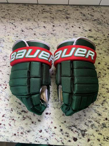 Wild AAA Bauer Gloves