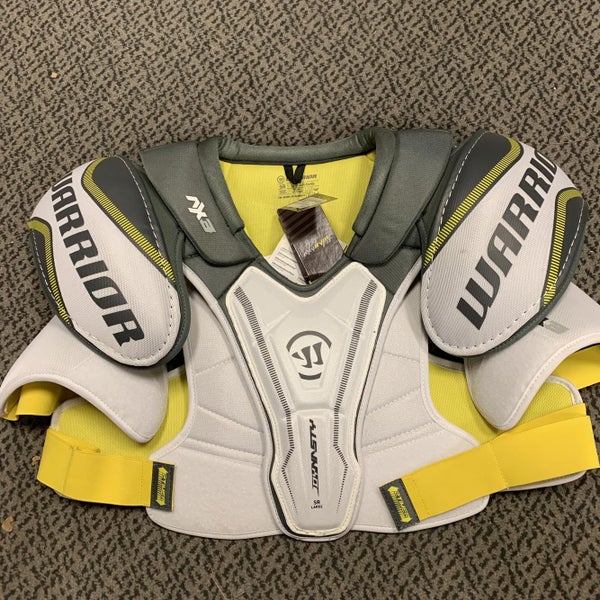 New Warrior Dynasty Ax3 Shoulder Pads Senior