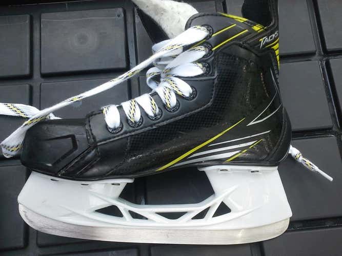 CCM Tacks 3092 Hockey Skates Junior Size 2