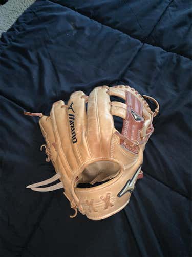 Global Elite Baseball Glove