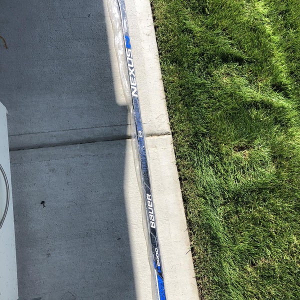 New Nexus 6000 Hockey Stick Righty Mid Senior
