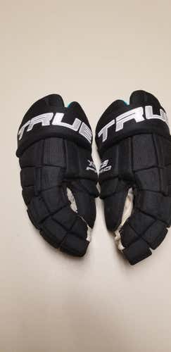 True XC9 14 in. Gloves Pro Stock