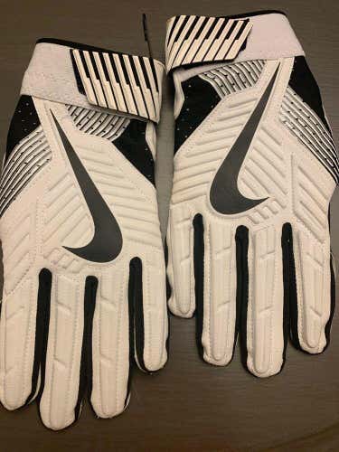 Nike D-Tack 5.0 Lineman Football Gloves - White/Black PGF443-100 Size XL