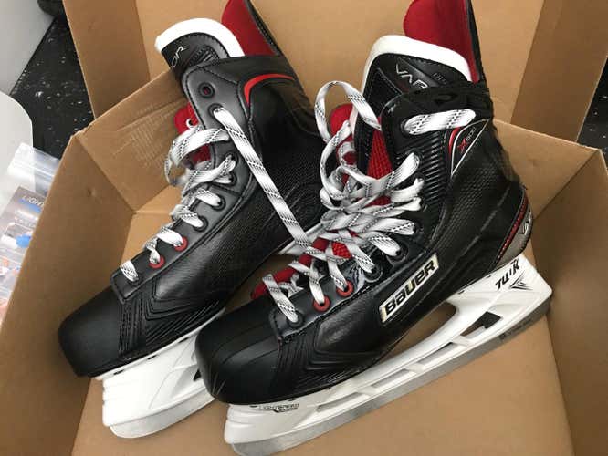 New in Box Bauer Vapor X600 Hockey Skates Senior Size 10.5 EE