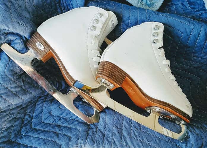 Riedell White Figure Skates Size 1.5 - Emerald