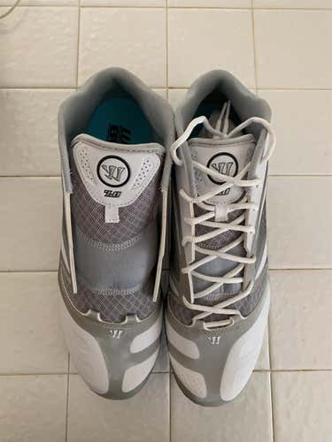 Warrior Burn 7.0 Mid Cleats. Never Worn.