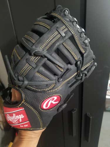 New Rawlings Baseball Glove