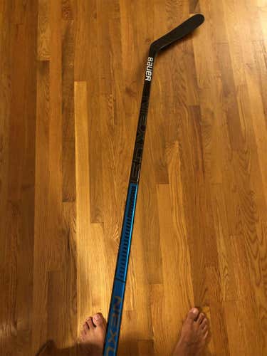 New Nexus 2N Hockey Stick Righty Mid Senior Pro Stock