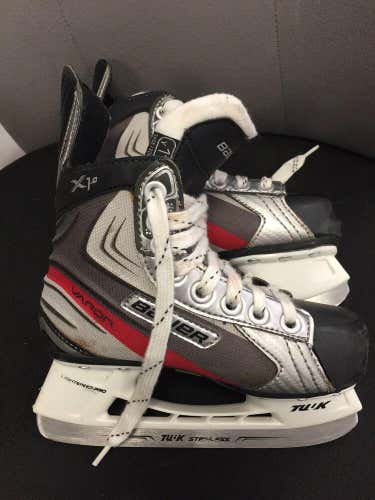Youth Size 11 Bauer Vapor X:1.0 Ice Hockey Skates