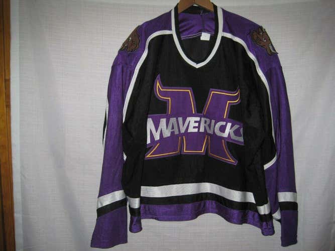 Minnesota State Mankato Mavericks Hockey Jersey Kids Boys XL Black