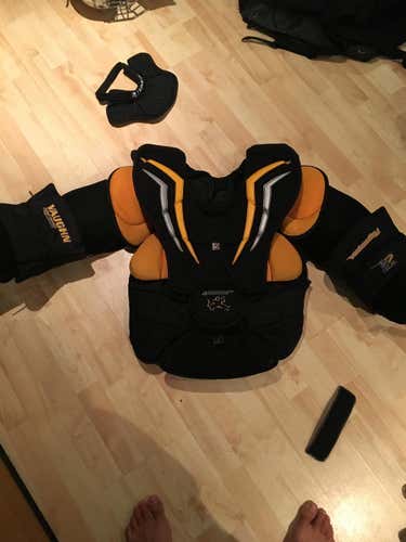 UsedVaughn Velocity V7 XF Pro Carbon Chest and Arm Protector Goalie Chest Protector Senior