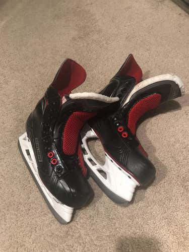 Vapor X500 Hockey Skates Senior  Size 7
