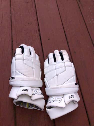 Stallion 300 Lacrosse Gloves