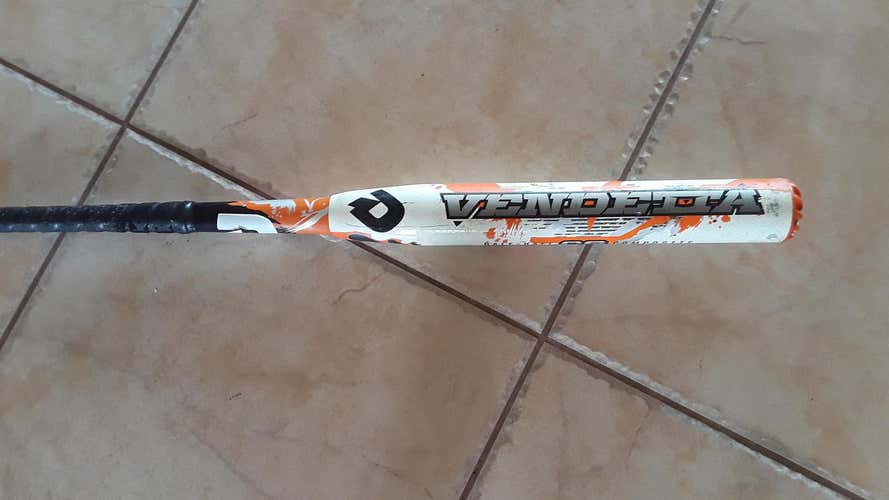 DeMarini Vendetta Bat