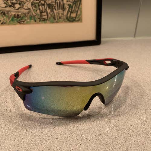 New Oakley Radarlock Sunglasses (Replica)