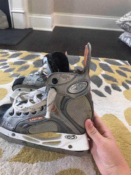 Easton Hockey Skates Youth Size 2.5