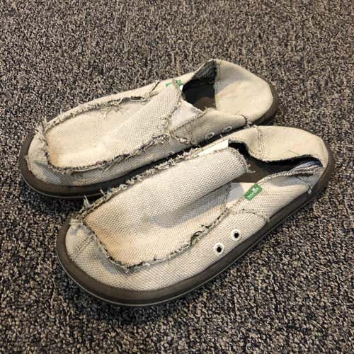 Size 11 Sanuks