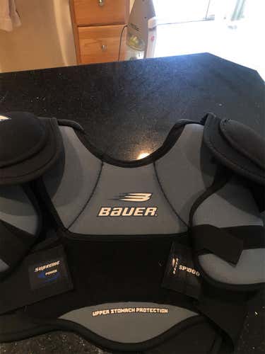 New Bauer Shoulder Pads Senior
