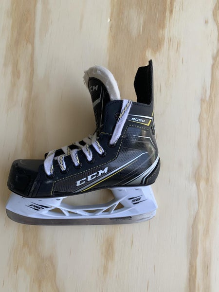 CCM Tacks 9050 Hockey Skates Youth Size 1.5