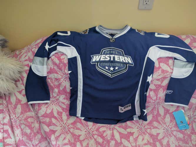 New WOMENS Reebok Jersey size L