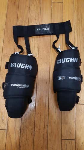 Vaughn V7 XF Pro Knee Guards