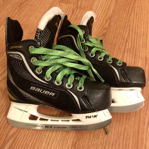 Supreme One20 Hockey Skates Youth  Size 11