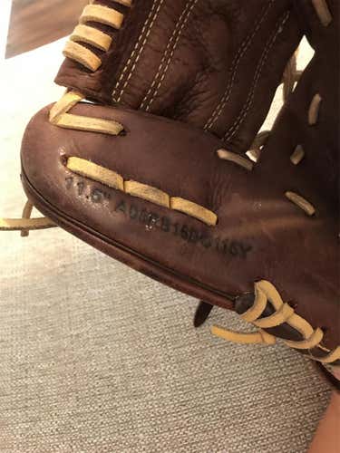 A800 Baseball Glove