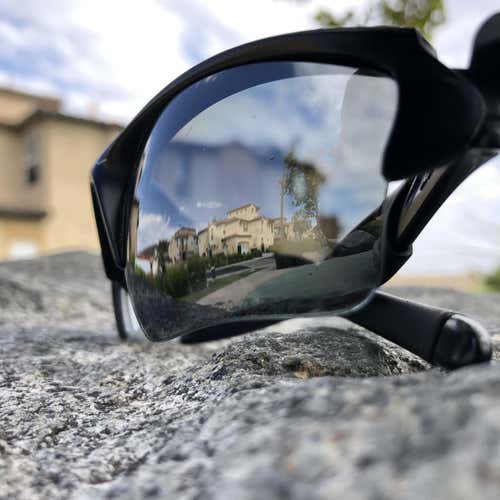 Polarized Oakley Sunglasses (Barely Used) Well Taken Care Of***