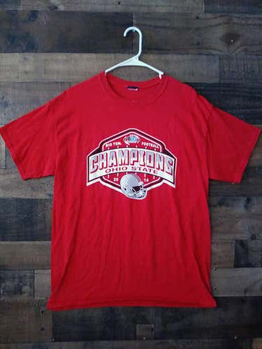 2014 NCAA College Football OSU OHIO STATE UNIVERSITY BUCKEYES Red Big Ten Champions Team Shirt