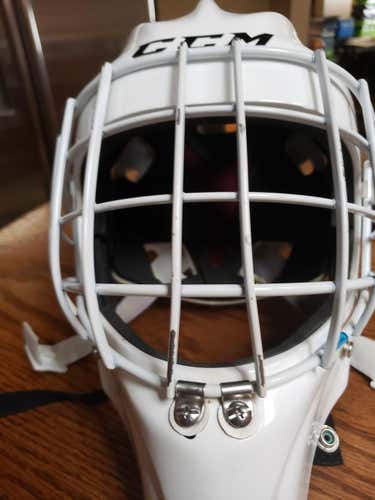Medium CCM 9000 Goalie Mask Senior