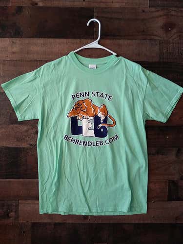 NCAA College PSU PENN STATE UNIVERSITY NITTANY LIONS Light Green Lion Entertainment Board Team Shirt