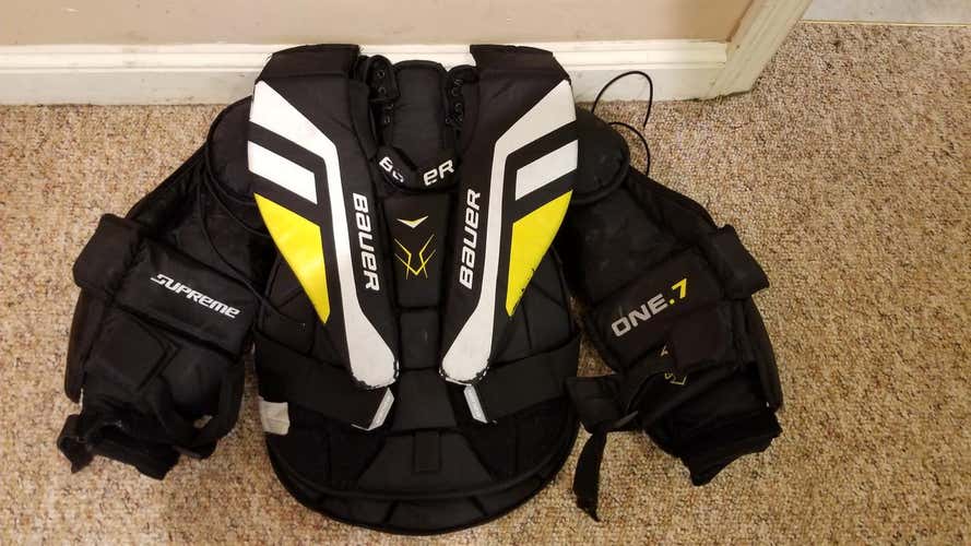 Bauer Supreme One.7 Goalie Chest Protector Junior