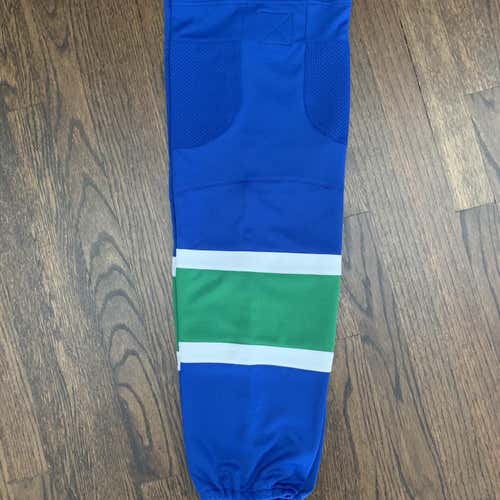 New  Vancouver Canucks Pro Style Hockey Socks Senior