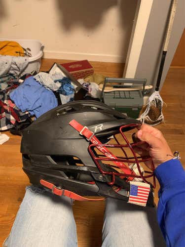 R Helmet Adult