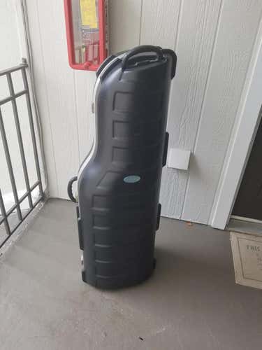 SKB Deluxe ATA Golf Travel Hard Case. TSA Approved, Military Specs. Lifetime Warranty