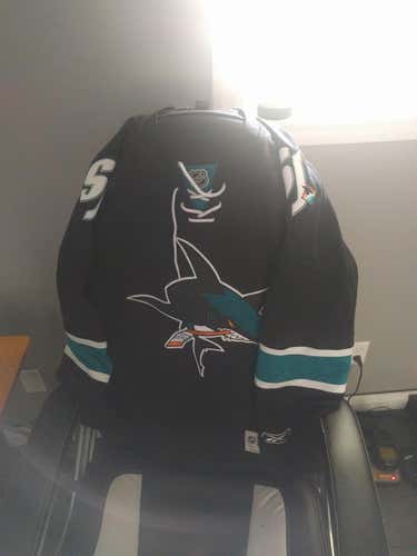 Reebok Jersey sharks. Senior L