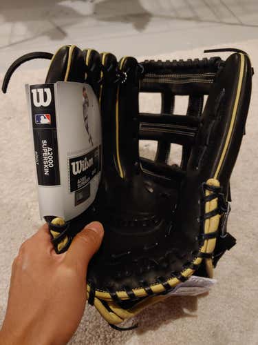NWT Wilson A2000 12.75" Glove - 1799 SuperSkin