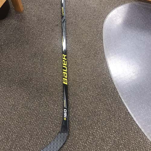 Supreme S160 Hockey Stick Righty Mid Senior
