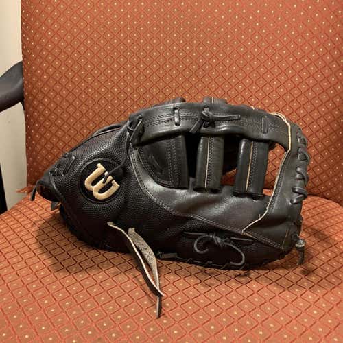 A2000 Baseball Glove